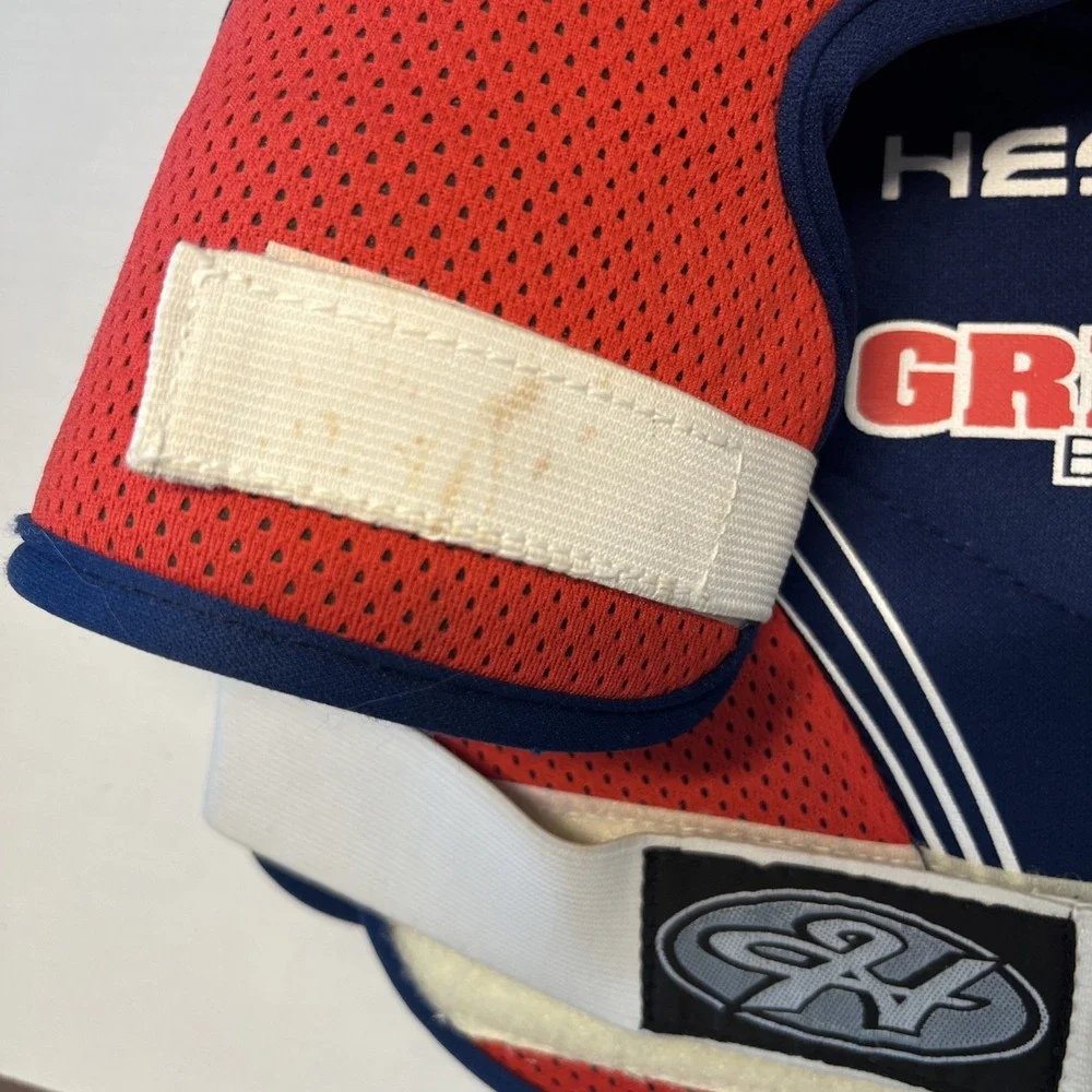 Wayne Gretzky BASIX Youth Hockey Shoulder Pads Size Medium M NWT Hespler